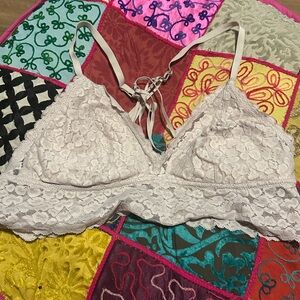 Aerie Cream Lace Bralette with Adjustable Straps
